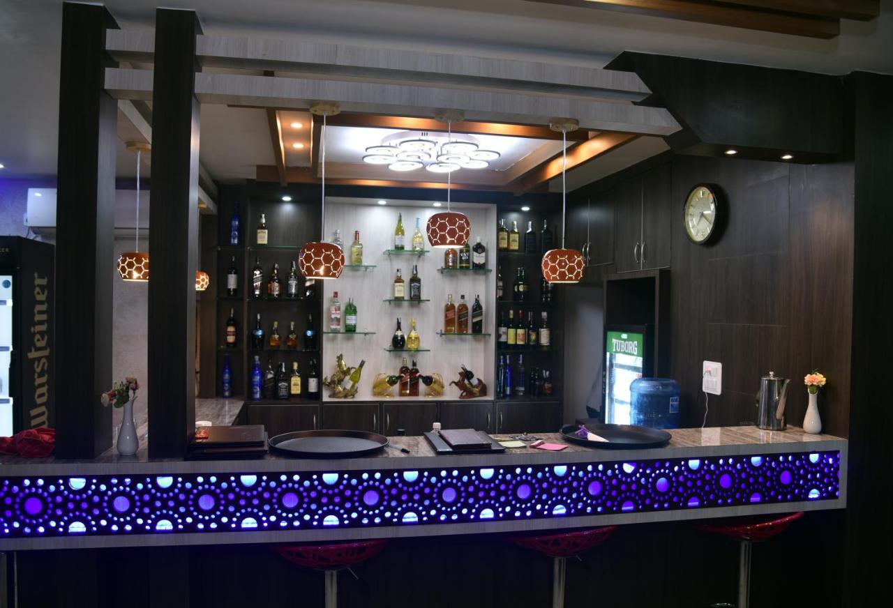 Marinha Airport Hotel Катманду Экстерьер фото