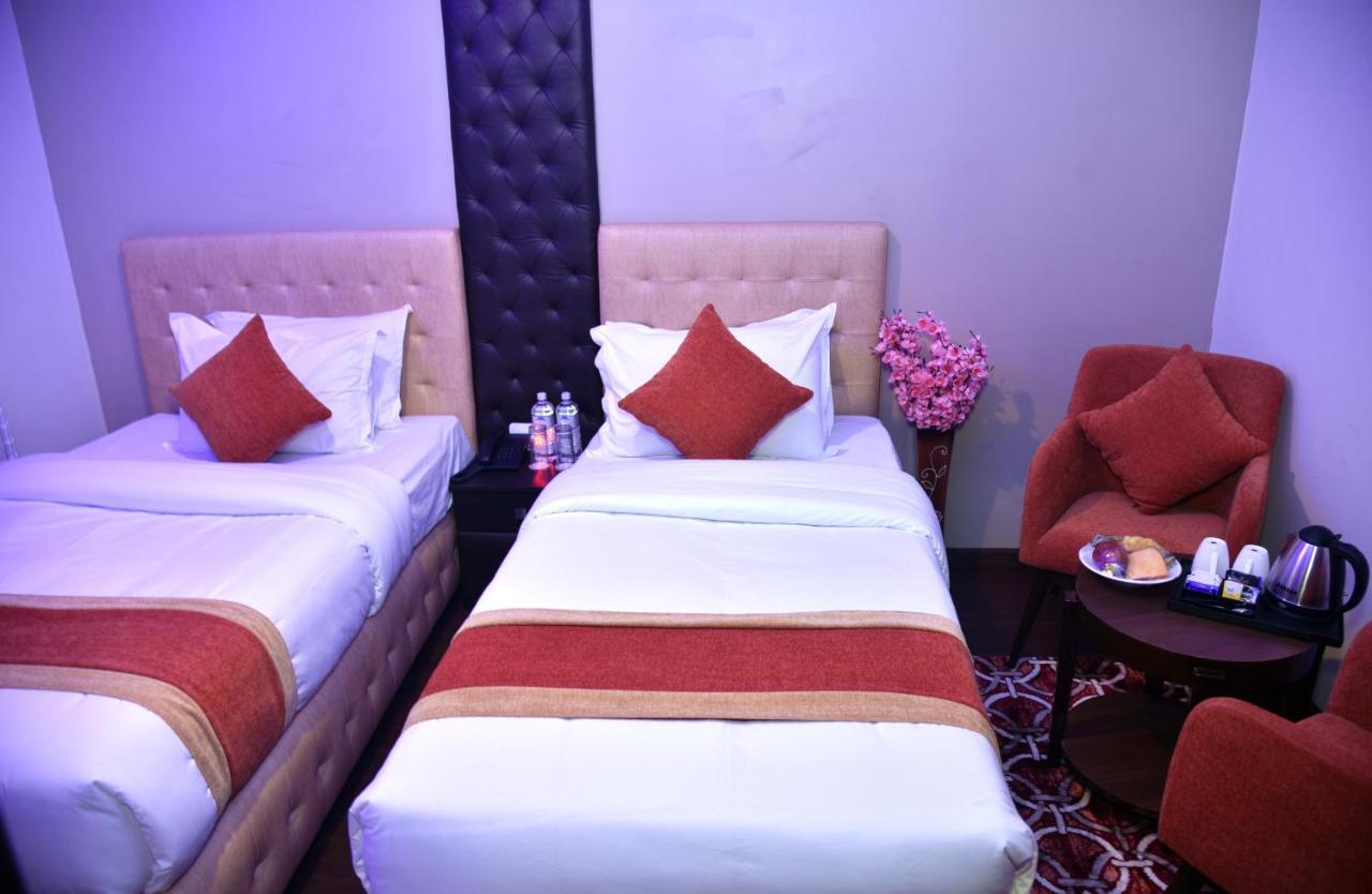 Marinha Airport Hotel Катманду Экстерьер фото