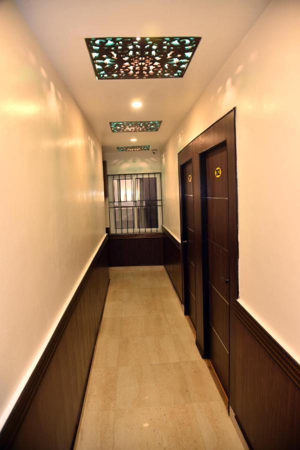 Marinha Airport Hotel Катманду Экстерьер фото